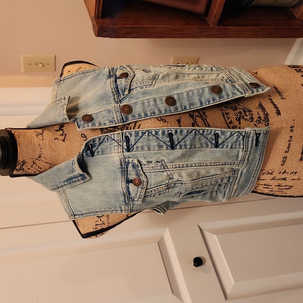 American Eagle Denim Jean Sleeveless vest size medium.  NWOT.